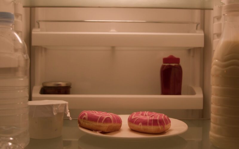 how long you can keep desserts in the fridge